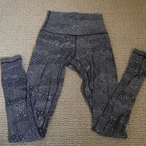 Black & White Patterned Lululemon Leggings